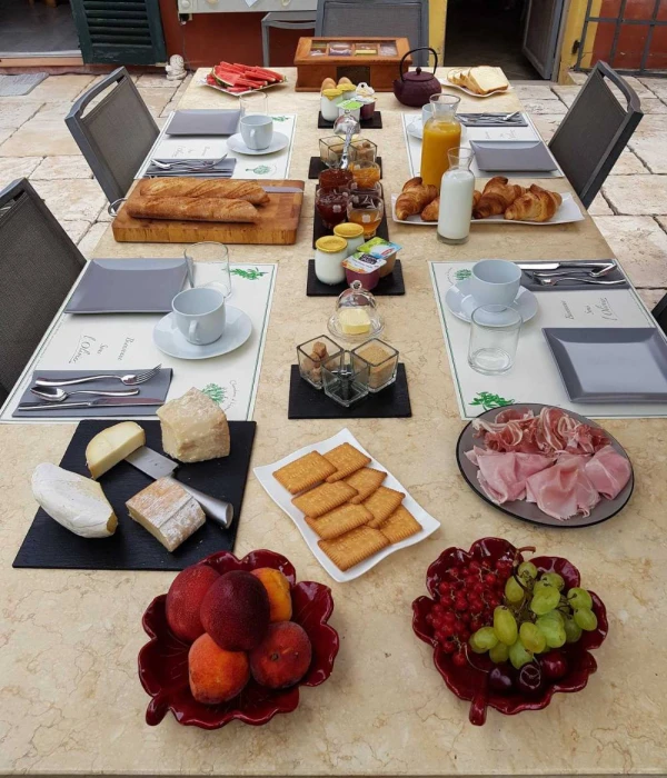 Lamy Lucie Sous Lolivier Maison Dhotes Nice Tables Dhotes Lamy Lucie Sous Lolivier Maison Dhotes Nice Tables Dhotes